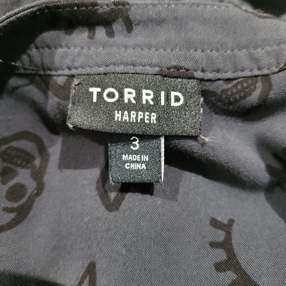 Torrid Women's Harper Georgette Skull Print Blouse Size 3 Gray Whimsigoth Casual - Picture 10 of 11